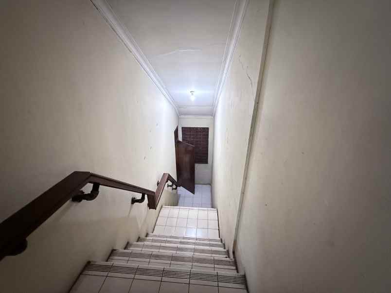 dijual rumah pinggir jalan di cipayung jakarta timur