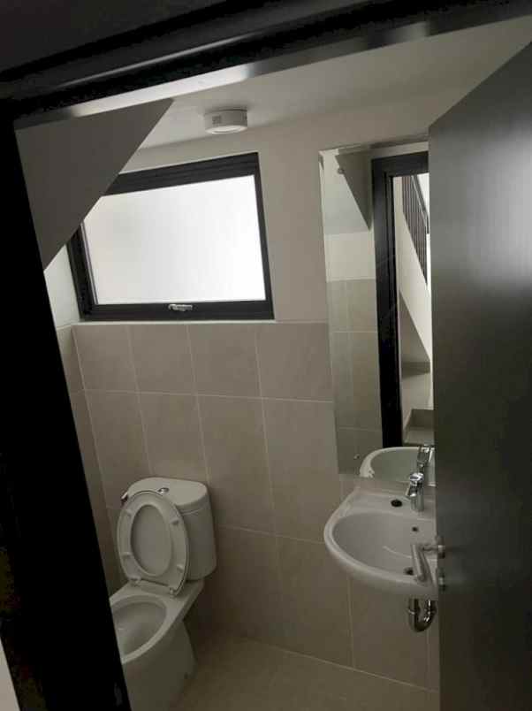 dijual rumah podomoro park