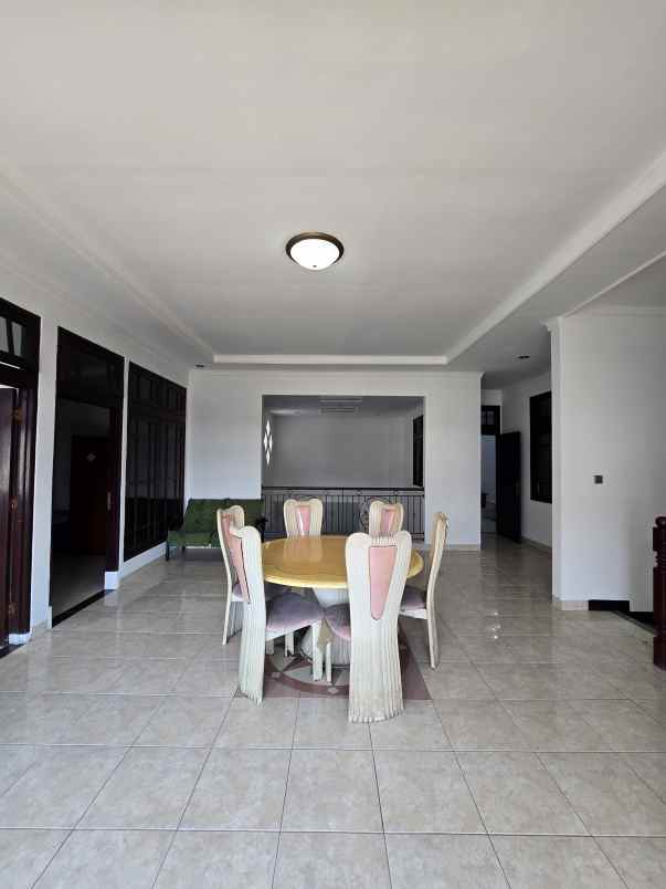 dijual rumah pondok bambu