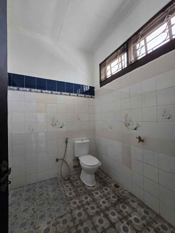 dijual rumah pondok bambu