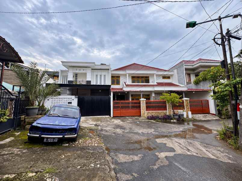 dijual rumah pondok bambu