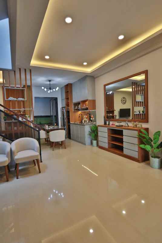 dijual rumah pondok indah