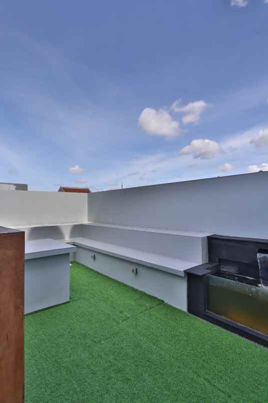 dijual rumah pondok indah