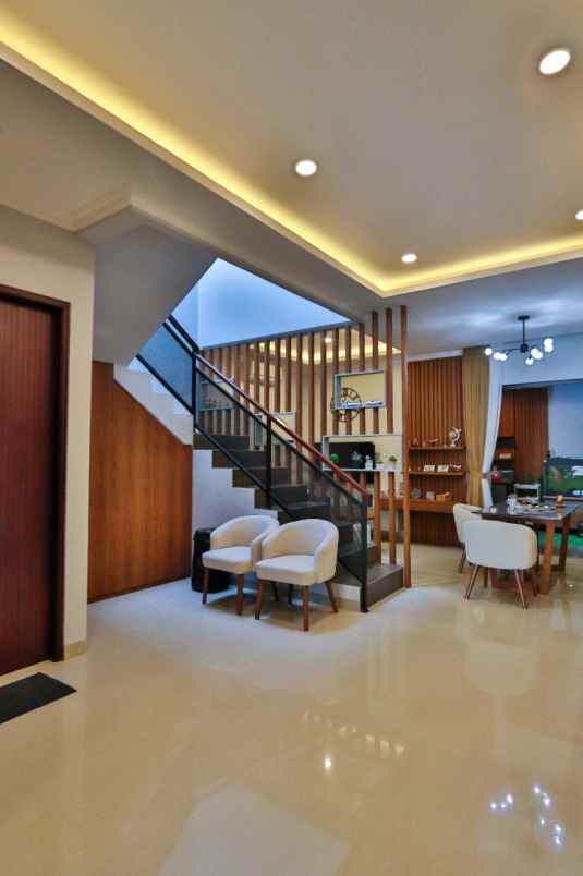 dijual rumah pondok indah