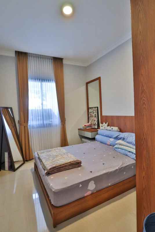 dijual rumah pondok indah