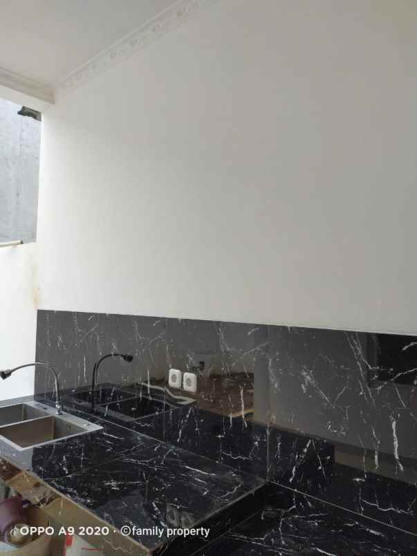 dijual rumah pondok karya