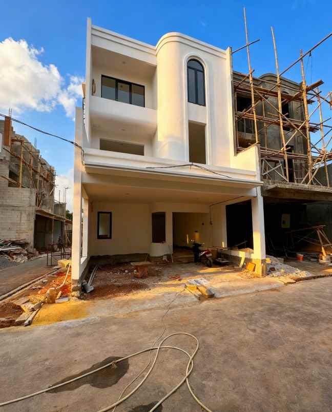 dijual rumah pondok kelapa