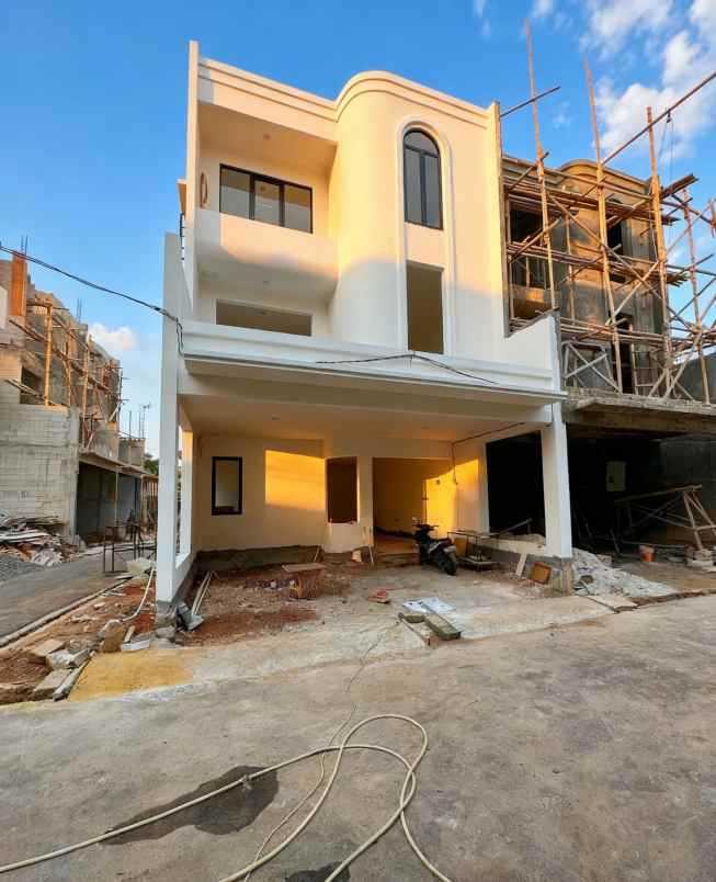 dijual rumah pondok kelapa