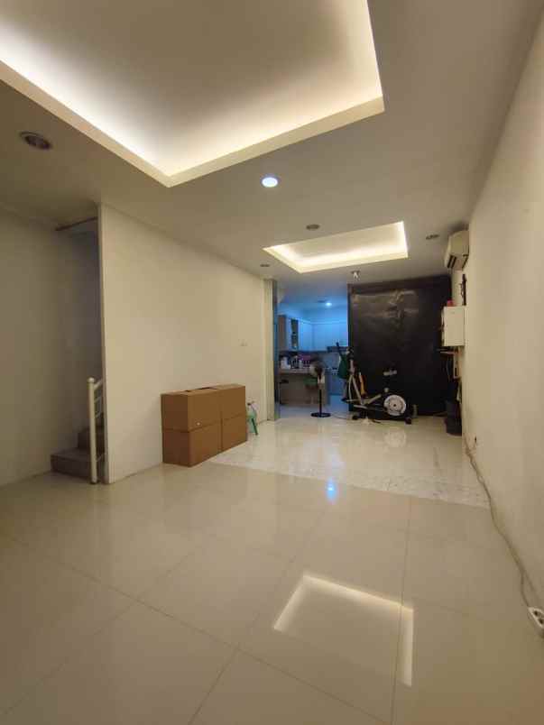 dijual rumah pondok kelapa