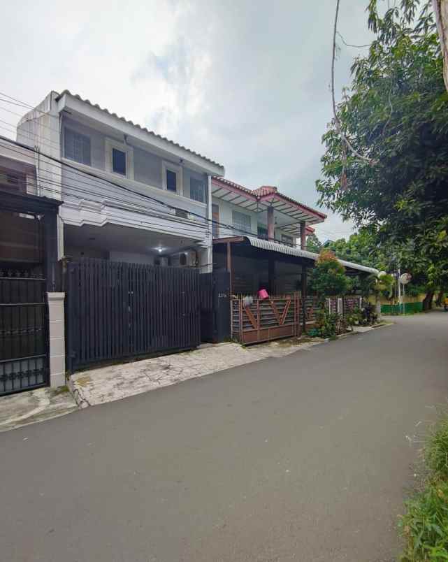 dijual rumah pondok kelapa