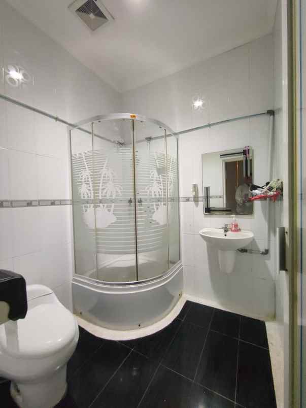 dijual rumah pondok kelapa