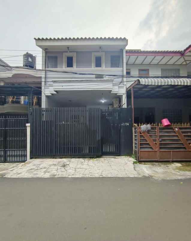 dijual rumah pondok kelapa