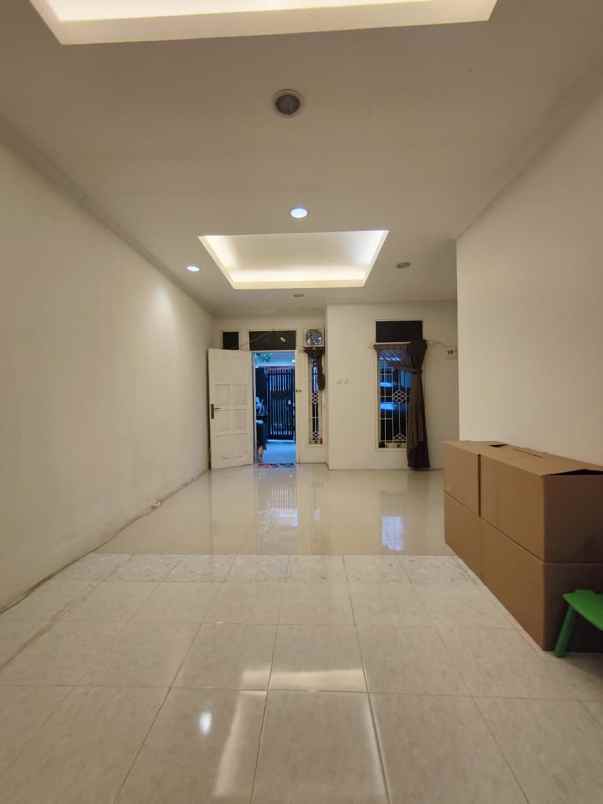 dijual rumah pondok kelapa