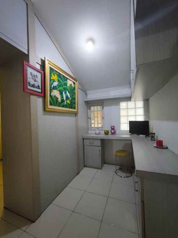 dijual rumah pondok kelapa