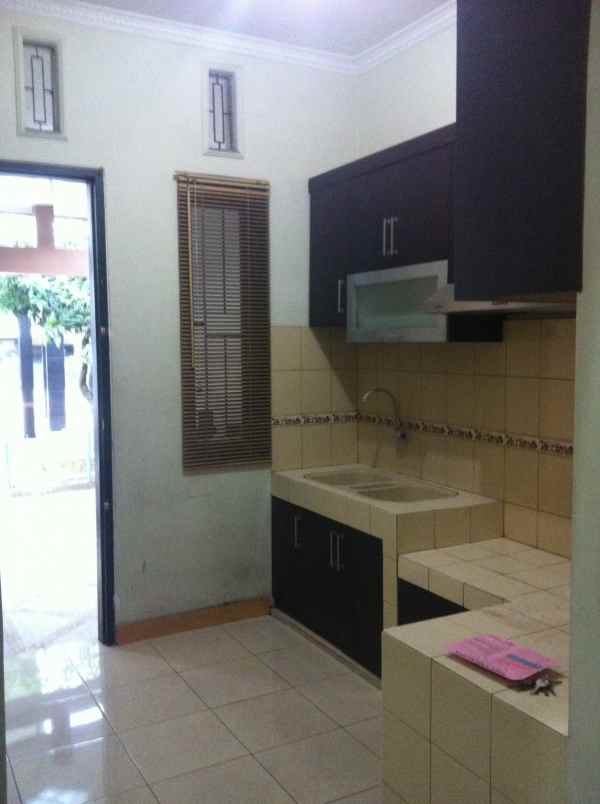 dijual rumah pondok kelapa jakarta