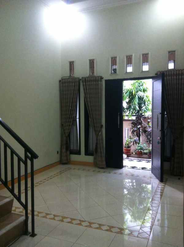 dijual rumah pondok kelapa jakarta