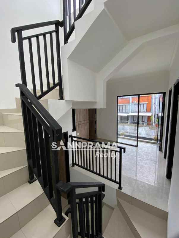 dijual rumah pondok petir depok