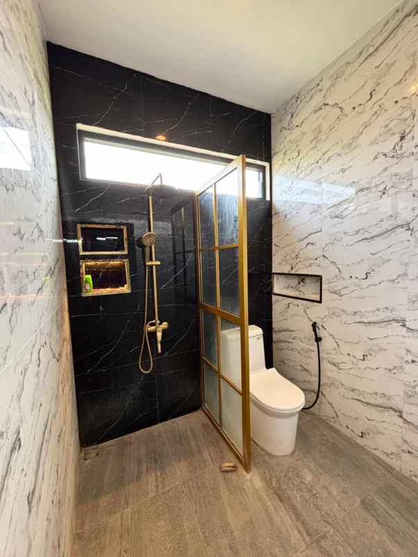 dijual rumah premium modern dekat bandara abd saleh