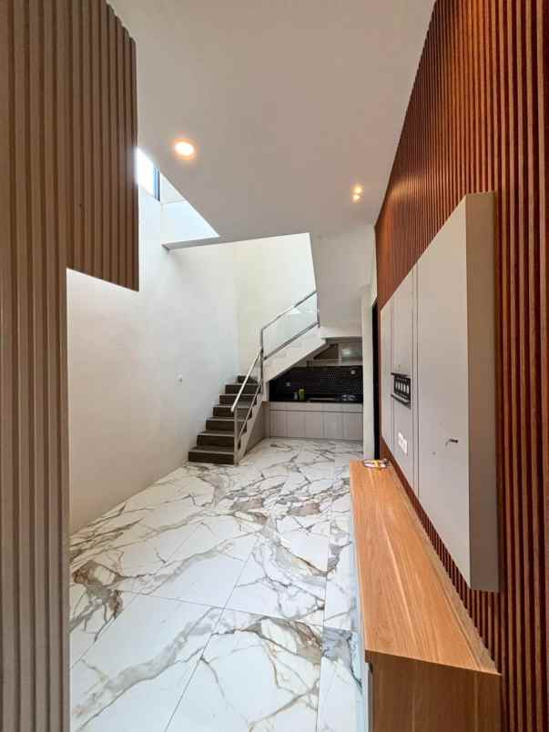 dijual rumah premium modern dekat bandara abd saleh