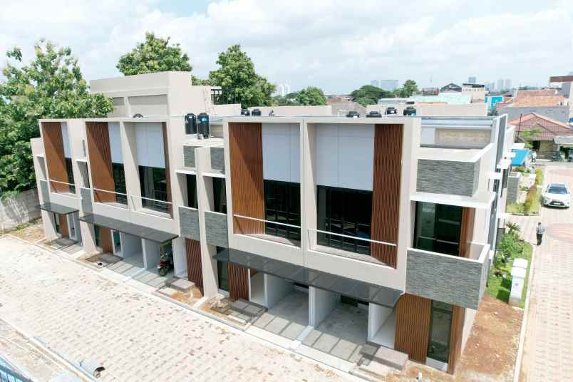 dijual rumah puri kembangan