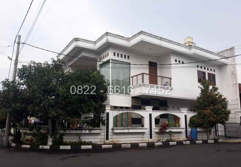dijual rumah puri tirta kencana