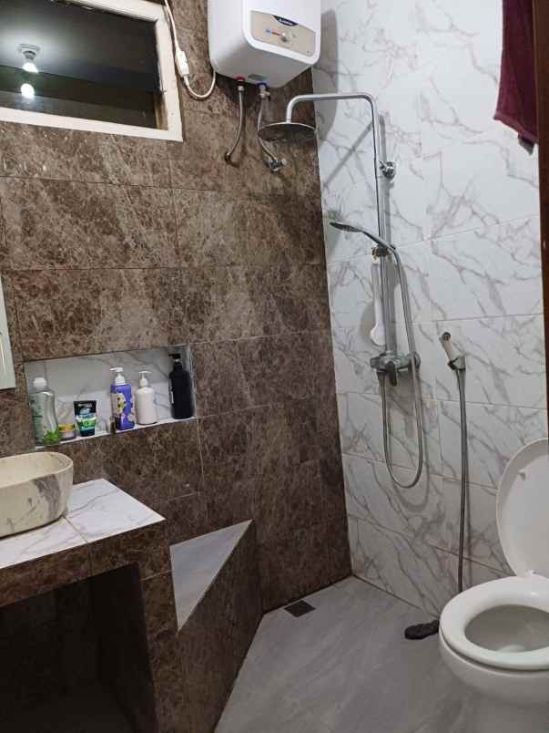 dijual rumah puri widya kencana
