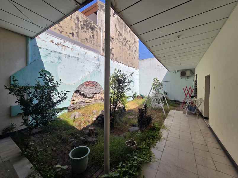 dijual rumah pusat kota surabaya jalan semut