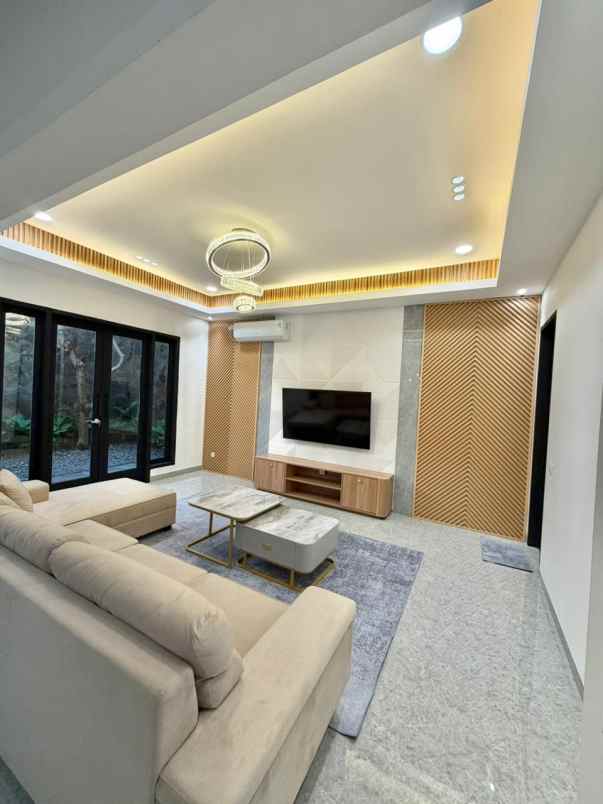 dijual rumah puspita loka bsd tangerang