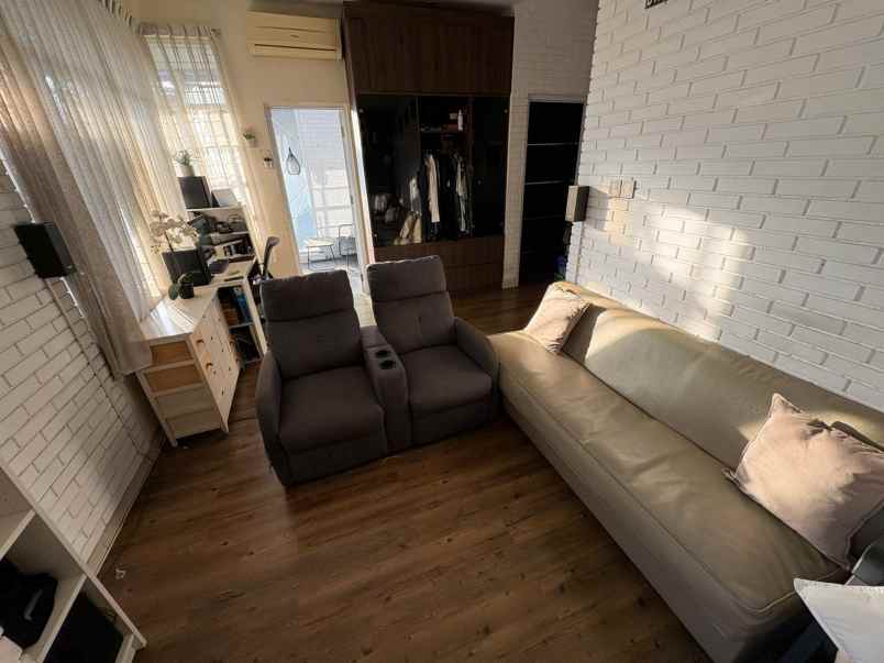 dijual rumah rapi siap huni di the address cibubur