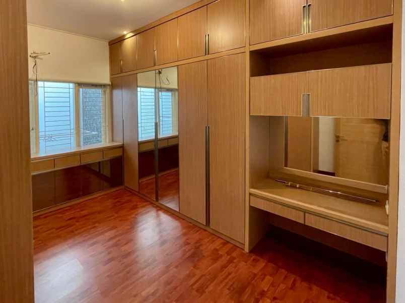 dijual rumah rawamangun