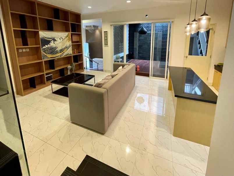 dijual rumah rawamangun