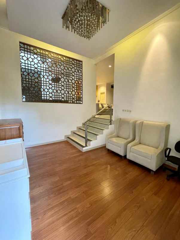 dijual rumah rawamangun