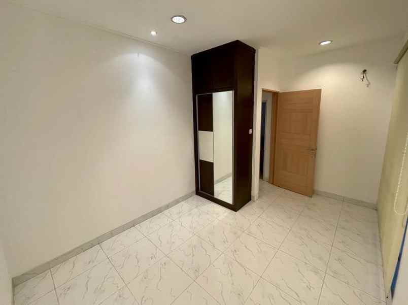 dijual rumah rawamangun