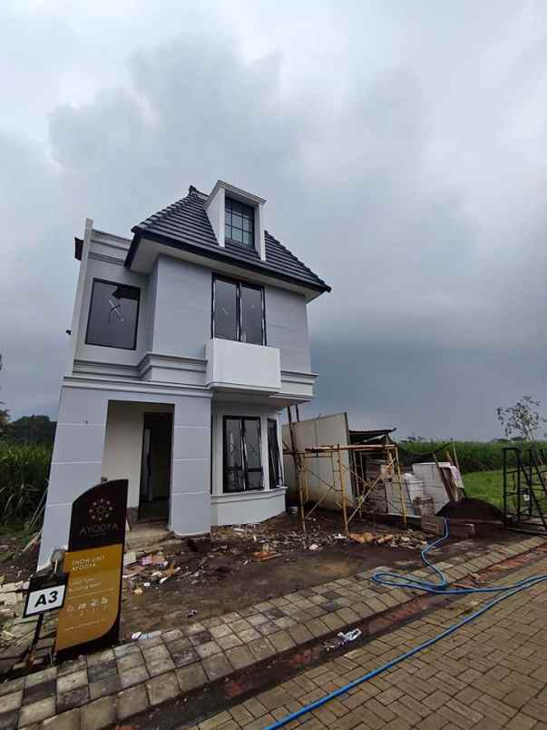dijual rumah raya arjowinangun