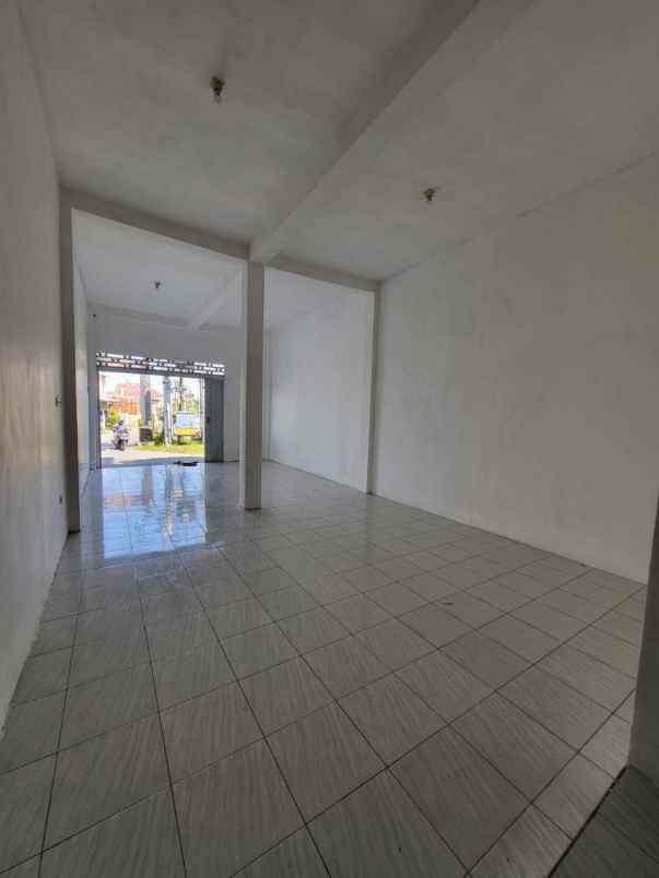 dijual rumah raya medokan