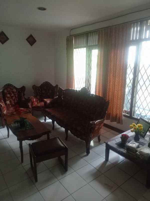 dijual rumah rempoa ciputat