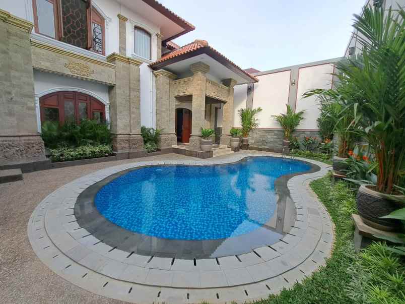 dijual rumah renon denpasar bali