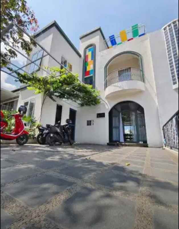 dijual rumah resor dago pakar