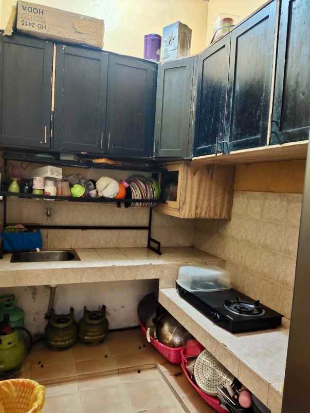 dijual rumah royal residence