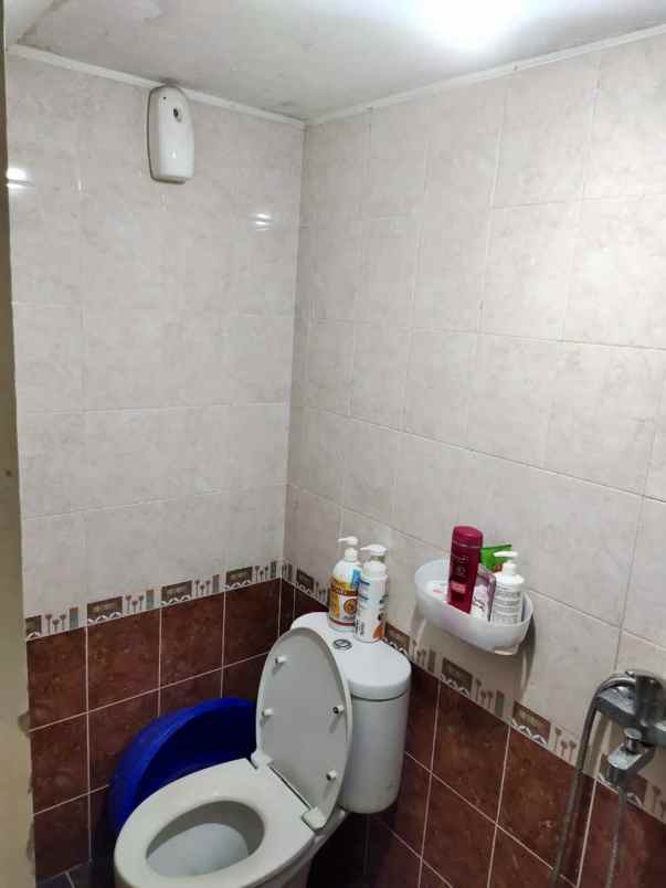 dijual rumah royal residence