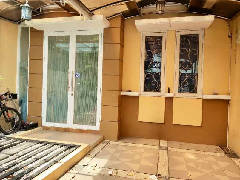 dijual rumah royal residence
