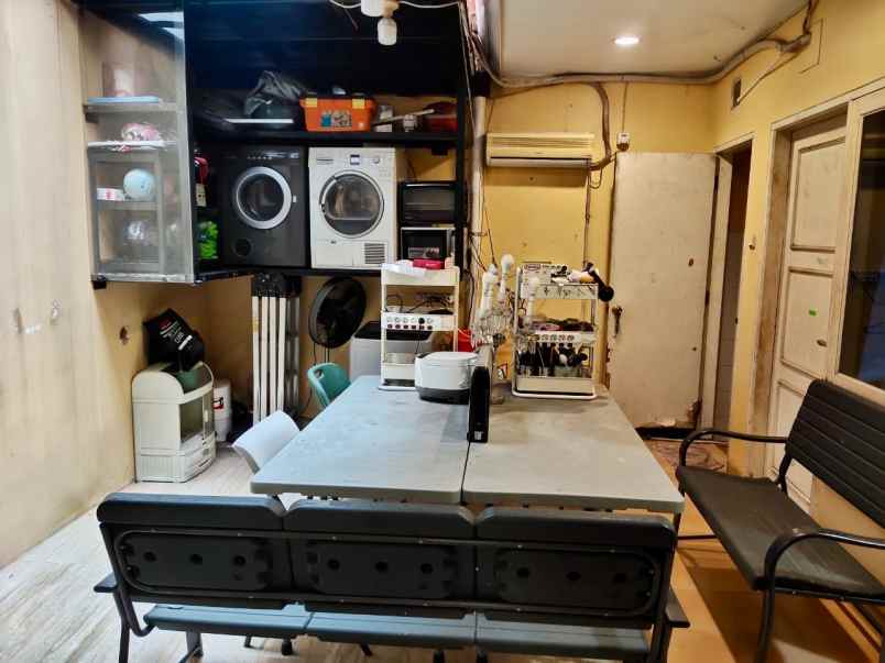 dijual rumah royal residence