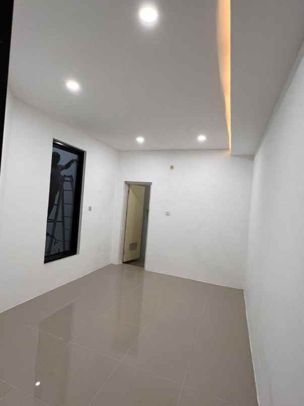 dijual rumah rumah nginden intan