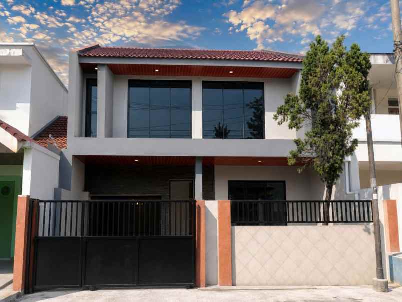 dijual rumah rumah nginden intan