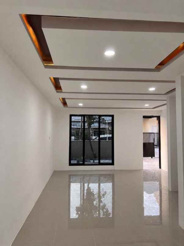dijual rumah rumah nginden intan