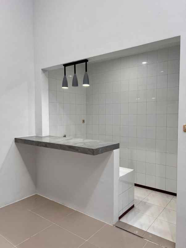 dijual rumah rumah nginden intan