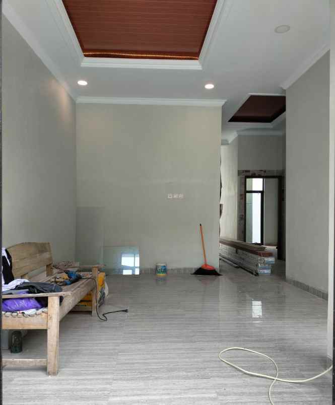 dijual rumah sambiroto