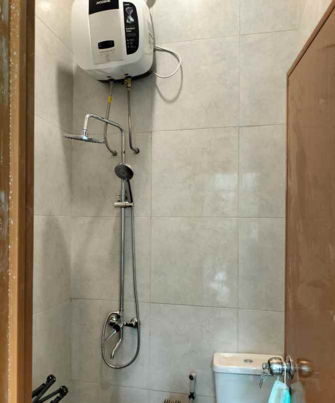 dijual rumah sambiroto