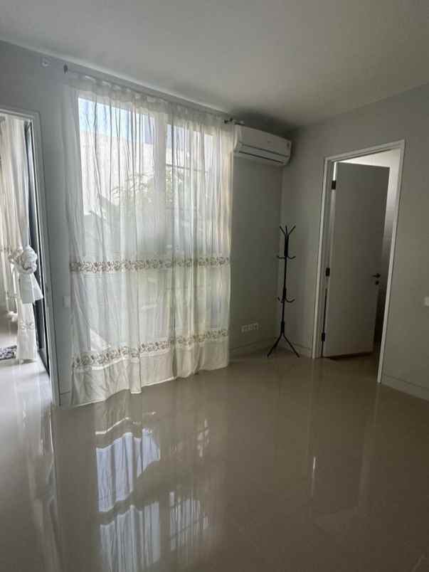 dijual rumah sambiroto