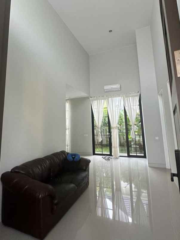 dijual rumah sambiroto